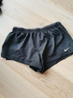 Set of 2 sports shorts