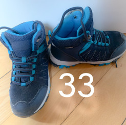 Walking shoes 33