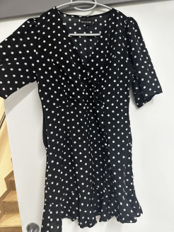 Robe d’été à poids blanc et noir