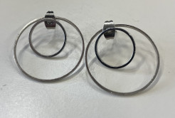 2 hoop earrings