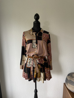 ✨ KOSTENLOSE LIEFERUNG✨ Zara Kleid mit Schal-Print