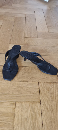 Flip-flop sandals with small heel TopShop