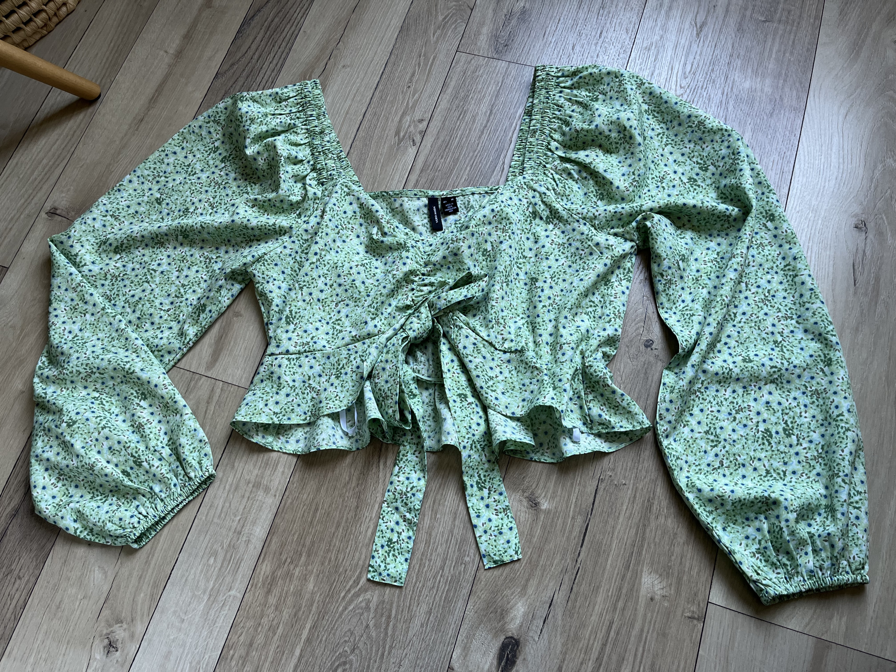Green floral blouse M