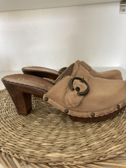 Natural coloured leather clogs size 38