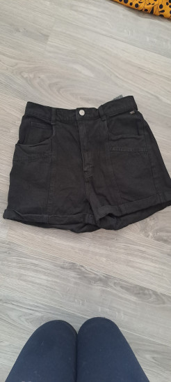 Black mini shorts Pull&bear