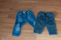 Lot de 2 jeans taille 12 mois