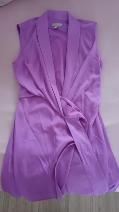 Robe violette mi-longue