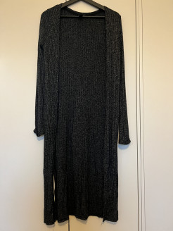 Long Dark Grey Cardigan / Strickjacke