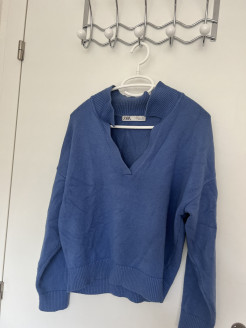 Blauer Pullover mit hohem Tragekomfort