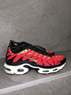 Nike Air Max Plus - University Red Gold Black - Taille 41 EUR
