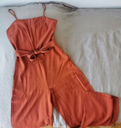 Rostfarbener Jumpsuit