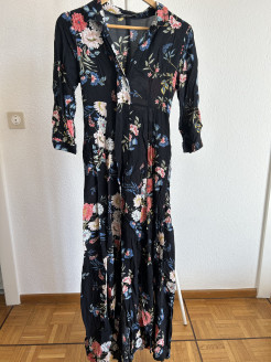 Langes Blumenkleid Zara