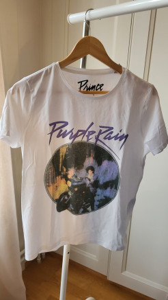 T-shirt blanc NEUF imprimé Purple Rain