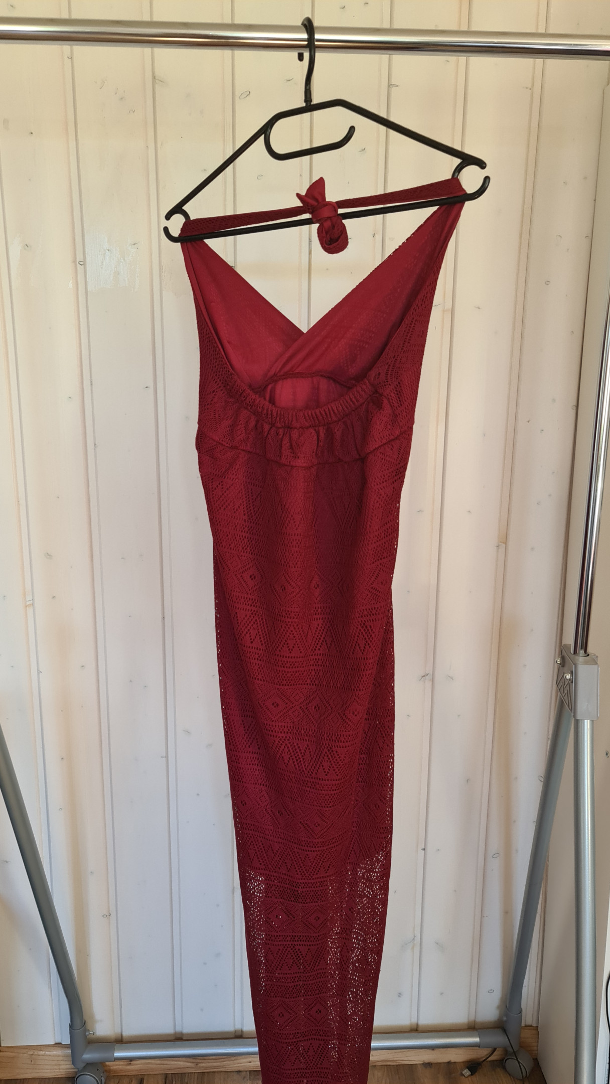 Mid-length burgundy dress - Clozen