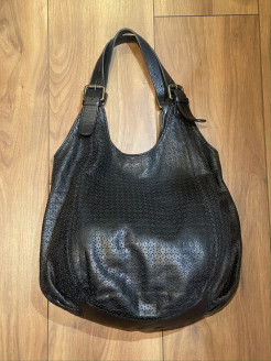 Leather shoulder bag