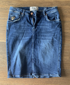 New jeans skirt size 38 Loìs