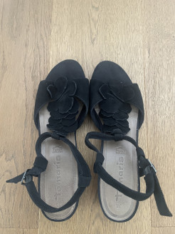 Sandales à petits talons noires