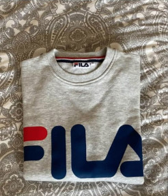 Neuer FILA-Pullover