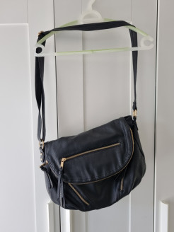 Black shoulder bag