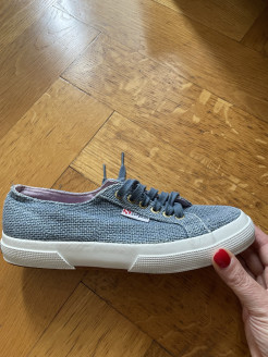 Niedrige Superga-Tennisschuhe