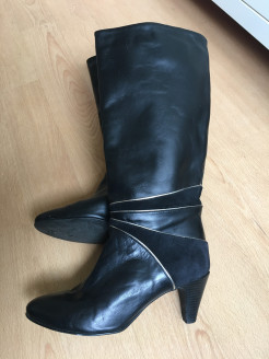 Stiefel aus zwei Materialien im Vintage-Stil