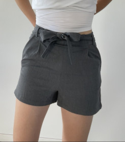 Graue Shorts mit Schleife vorne