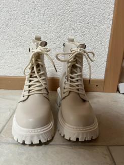 Boots, new, size 37