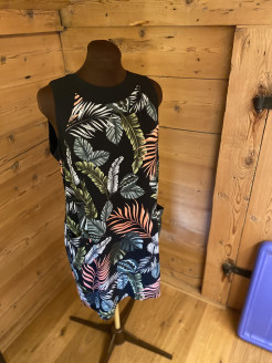 Kleid für den Sommer. Ein schönes Stück für den Urlaub.