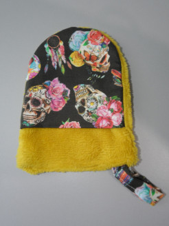 Make-up remover glove: psyche skulls / yellow 2