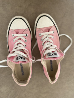 Pink converse