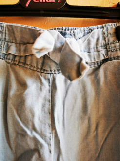 Lightweight fabric trousers