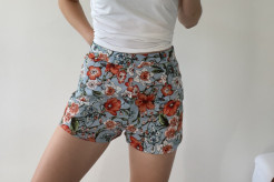 boohoo flower shorts