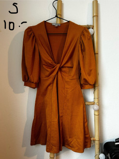 Senfgelbe Robe