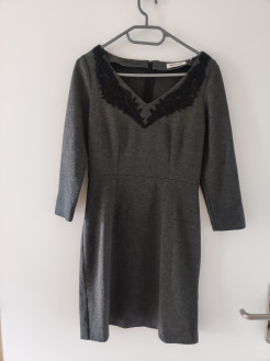 Kurzes Kleid mit 3/4-Ärmeln