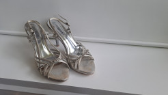 Pretty silver shoes S39