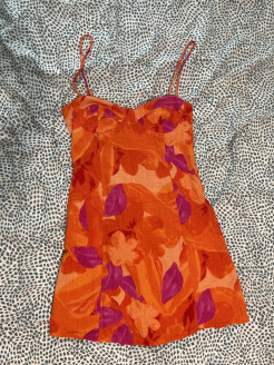 Kurzes Kleid in Orange und Fuchsia