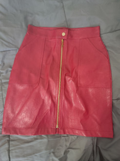 Short faux leather skirt