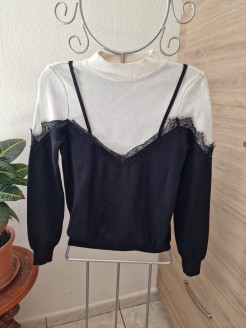 Pullover weiß schwarze Spitze