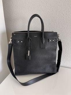 Saint Laurent leather handbag in perfect condition