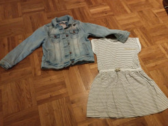Kleid und Jeansjacke