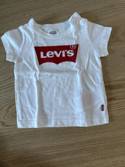 Levis T shirt
