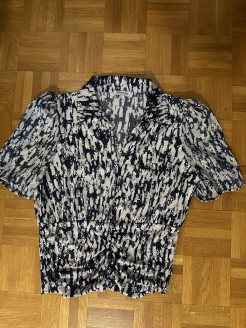 Bluse mit kurzen Ärmeln