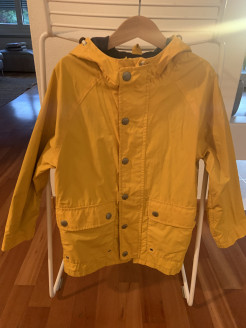 Mid-length rain jacket