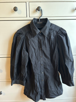 Mid-length sleeve shirt