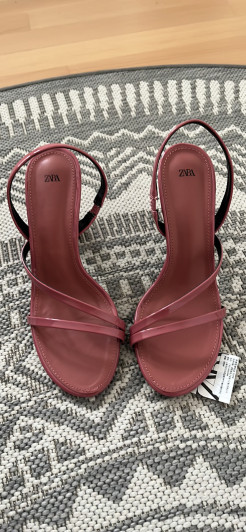 Zara-Sandalen