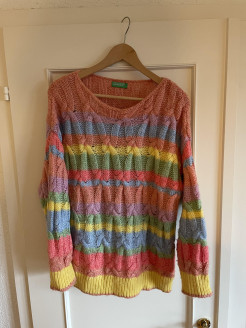 mehrfarbiger Pullover