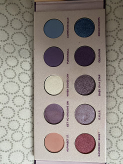 Urban Decay make-up palette