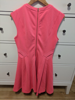 Très jolie robe rose de Ted Baker