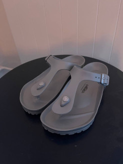 Birkenstock argentées / sandales de bain