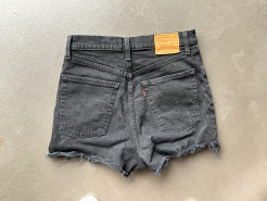 Short Levis